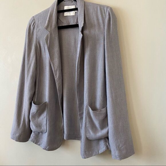 Aritzia- Light Chambray Blue Kent Lightweight Blazer - Picture 3 of 9